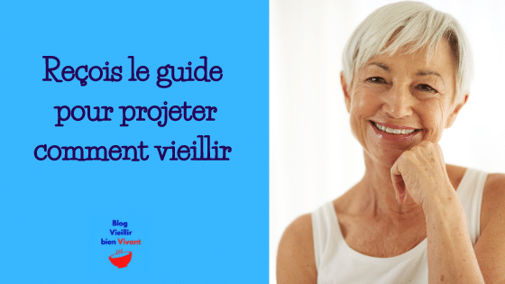 une femme Senior souriante et détendue